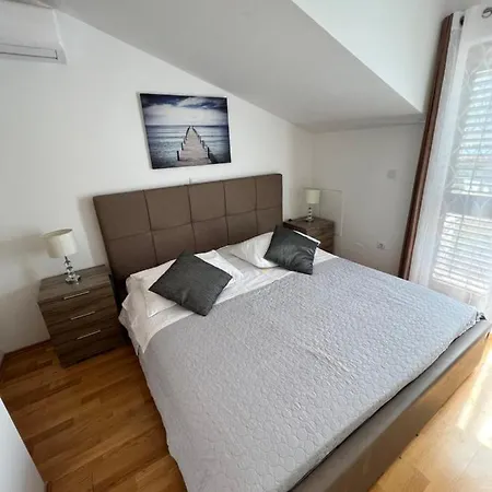 Luxury Iris Apartman *