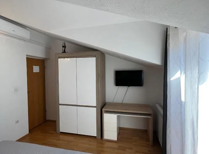 Luxury Iris شقة هفار