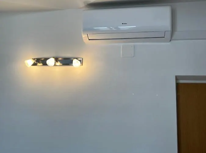 Luxury Iris 흐바르