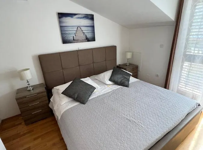 Luxury Iris شقة *