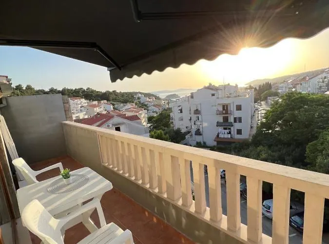 Luxury Iris شقة *