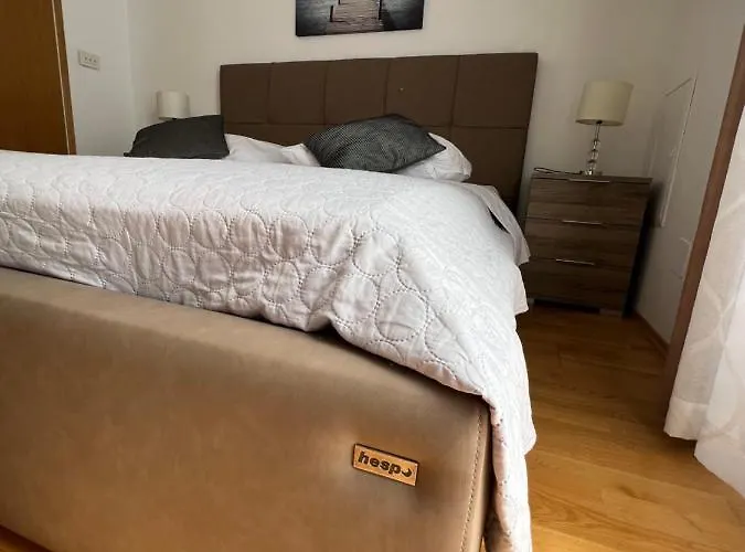 Luxury Iris * هفار